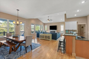 Upscale Huge Home 2 Decks w Views 2 Living Rooms